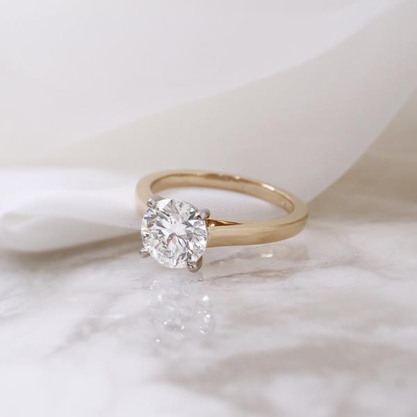 Canadian Diamond Custom Engagement Ring (31830)