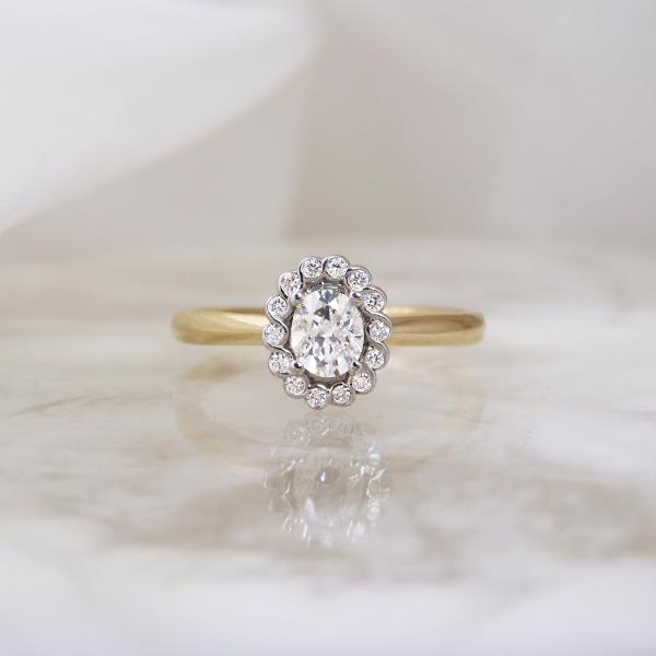 Canadian Maple Leaf Diamond Engagement Ring (33959)